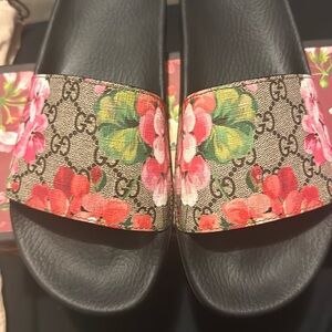 Gucci slides . Floral /multi color